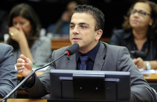 O deputado federal Aliel Machado (Rede) deve mudar para o PSB (foto: Lucio Bernardo Jr.)