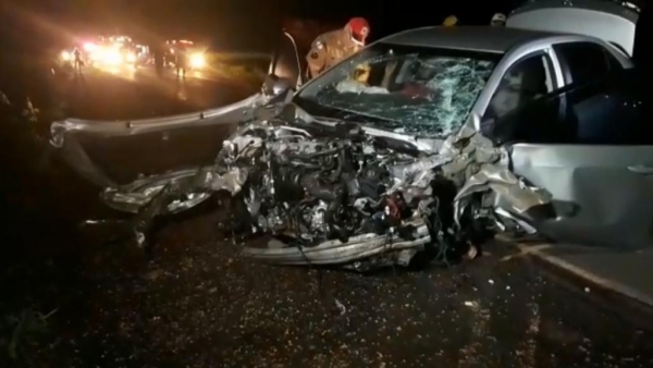 Acidente na PR-323, em Paiçandu, deixou seis pessoas feridas (Foto: Rogério Morais/Arquivo pessoal)