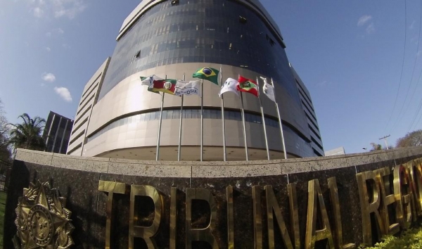 Sessão ocorreu na 8ª turma do TRF-4, que condenou o ex-presidente Lula em segunda instância a 12 anos e 1 mês por corrupção passiva e lavagem de dinheiro (Foto: Divulgação/TRF-4 )