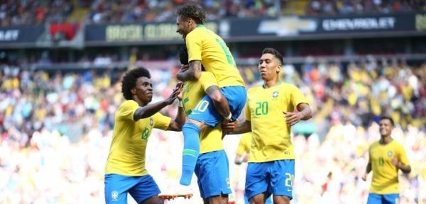 Neymar: golaço no retorno à seleção depois de cirurgia (Foto: Lucas Figueiredo/CBF)