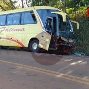 O motorista do Crossfox, teria sido ejetado do veículo, tendo morte instantânea. (Foto: Noti-cia)