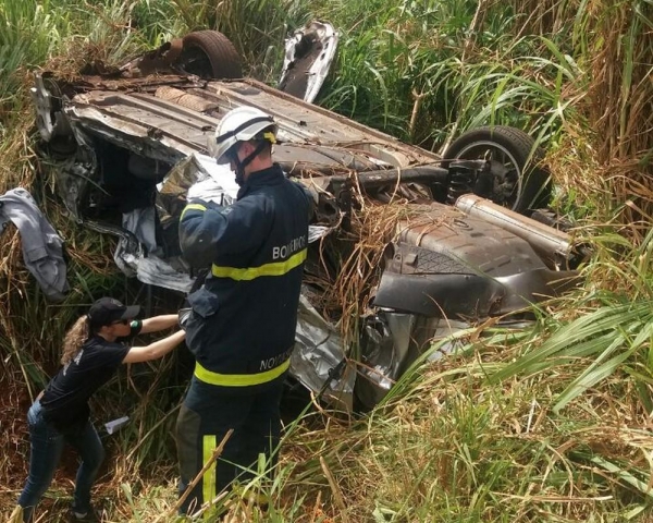 Os quatro ocupantes do carro eram da mesma família, segundo a PRF — Foto: PRF/ Divulgação
