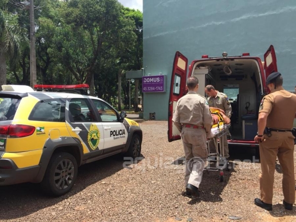 Ele foi encaminhado à UPA com vários ferimentos no corpo e no rosto (Foto: Fernanda Bourscheidt/AquiAgora.net )
