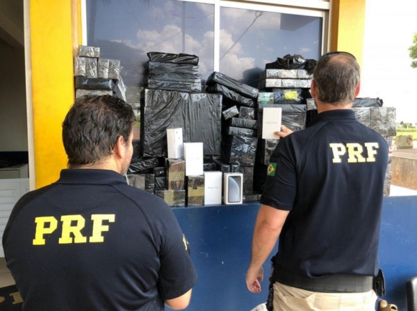 Avaliada em mais de R$ 1 milhão, a carga foi importada do Paraguai de forma ilegal. (Fotos: PRF