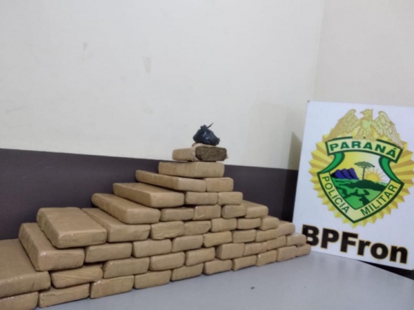 Uma menor transportava a droga. (Foto: BPFron)