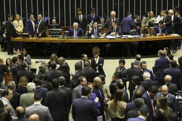 Votação na Câmara, nesta terça-feira (Foto: Fábio Rodrigues Pozzebom / Agência Brasil)