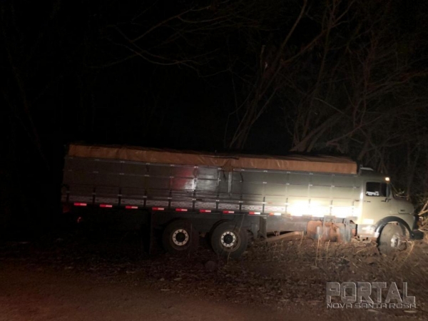 O caminhão foi apreendido na Linha Heidrich. (Foto: Polícia Federal)