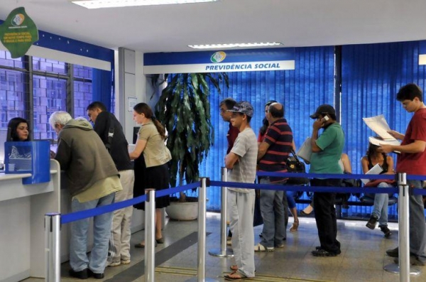 Os reajustes dos benefícios valem a partir de 1º de janeiro deste ano - Antonio Cruz/Agência Brasil