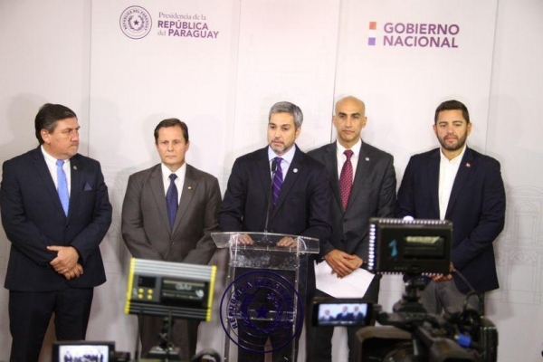 Representantes dos três poderes anunciaram as medidas para conter a propagação do coronavírus. (Foto: Agência IP)