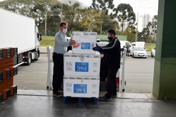 O Paraná recebeu mais 158.900 vacinas nesta quinta. Foto: Américo Antônio/SESA