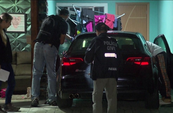 Mulher é morta a tiros em frente aos 4 filhos dentro de carro no Paraná — Foto: Reprodução/RPC