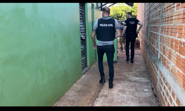 Momento das prisões. Foto: Polícia Civil de Marechal Rondon.