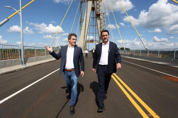 Governador Ratinho Junior faz última vistoria na Ponte da Integração, que está concluída Foto: Gilson Abreu/AEN
