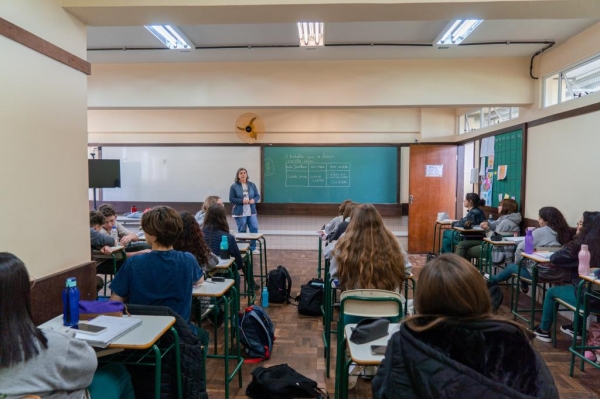 Alunos da rede estadual do Paraná representam quase 40% dos aprovados na UFPR - Foto: Lucas Fermin/SEED