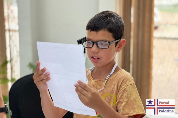 Óculos com inteligência artificial transforma vidas de alunos com deficiência visual no Paraná Foto: Secretaria da Inovação, Modernização e Transformação Digital -SEI-PR