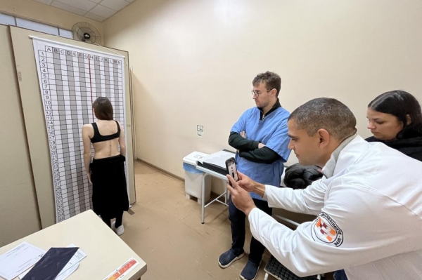 Junho Verde alerta sobre o diagnóstico e tratamento precoce da escoliose