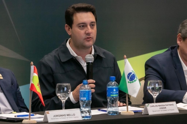 Governo do Paraná vai pagar 13º salário de forma integral no dia 6 de dezembro Foto: Roberto Dziura Jr/AEN