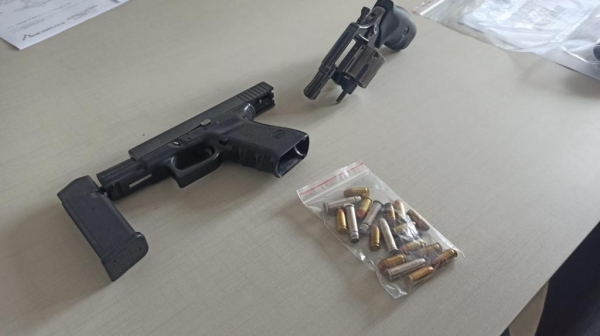Armas apreendidas. Foto: Portal Nova Santa Rosa.