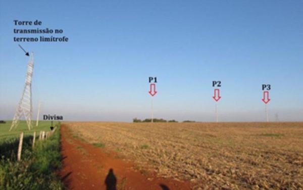 Indicação dos postes de transmissão instalados no imóvel