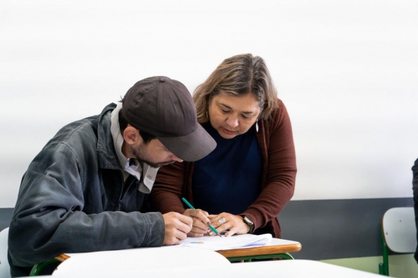 Nova chance para concluir os estudos: EJA abre inscrições para certificações on-line Foto: Lucas Fermin/SEED-PR