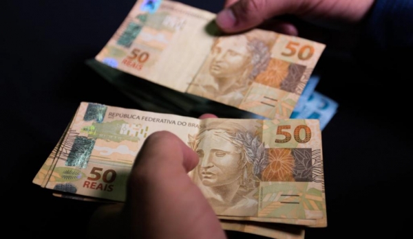 O benefício do 13º salário pode ser pago em até duas parcelas (Foto: Marcello Casal Jr/ Agência Brasil)